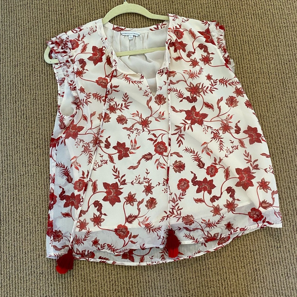 Rebecca mink off top. Great top for work or out! Lined. Barely worn.